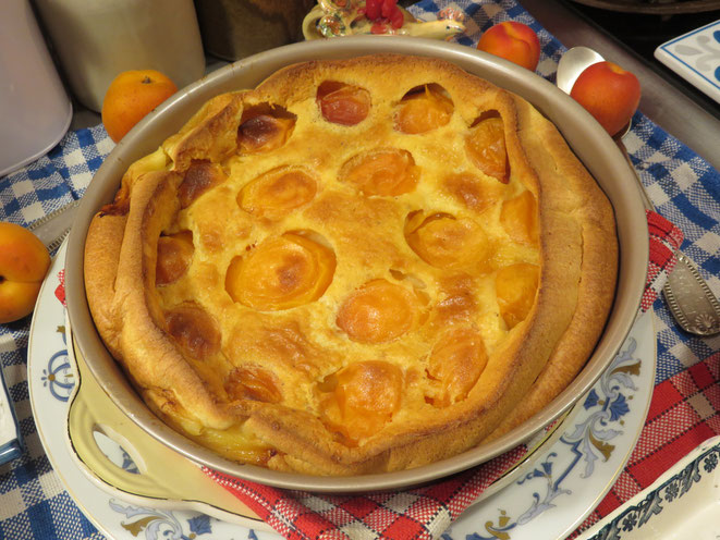 RECETTE Vidéo : Clafoutis aux Abricots de Provence Grand Mère Mitraille, en juin et juillet, c'est la pleine saison ! 