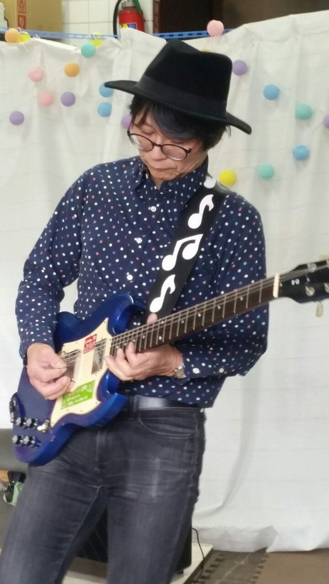 マルシェに続いて青SGを。　     Photo by Ikumi T.
