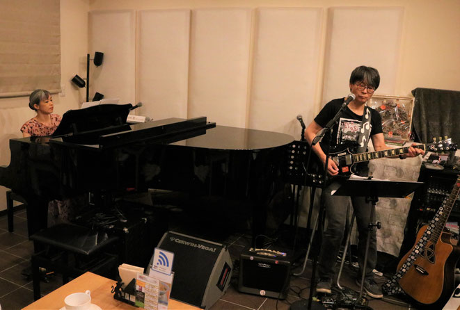 最後は鷹野さんと3曲。　Photo by Asumi T.