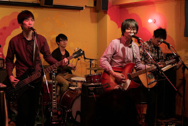 EOS Kiss X8i + EF-S 18-55mm        　 Photo  by Asumi T.