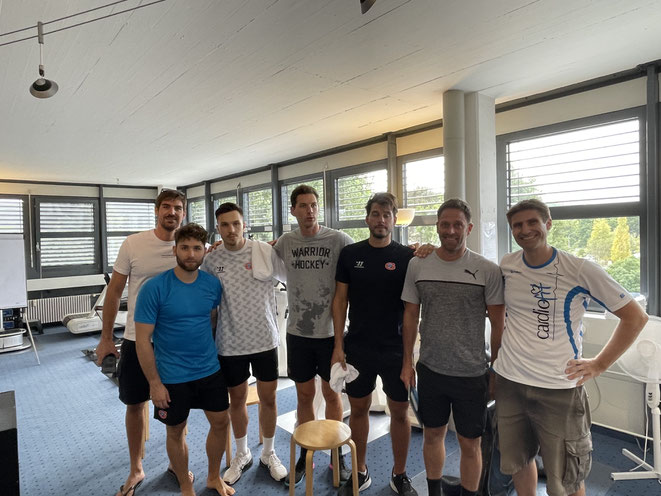 Die Spieler von Fribourg Gotteron im Leistungstest bei Christian Wirz