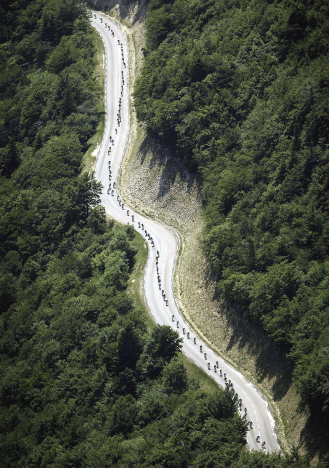 ...eine Luftaufnahme bei der Dauphiné Libéré, dem Vorbereitungsrennen zur Tour de France.
