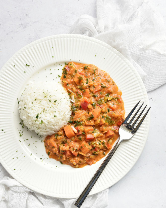 Erdnuss Linsen Curry mit Paprika, Möhren und Pak Choi oder Spinat, dazu Reis, Thermomix