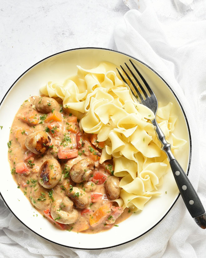 Bandnudeln mit Pilzen, Paprika und Hack, Thermomix