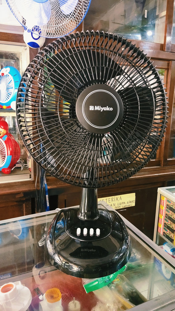 DeskFan Miyako 12 inci / 2in1 / Meja & Dinding / 3 speed / Garansi