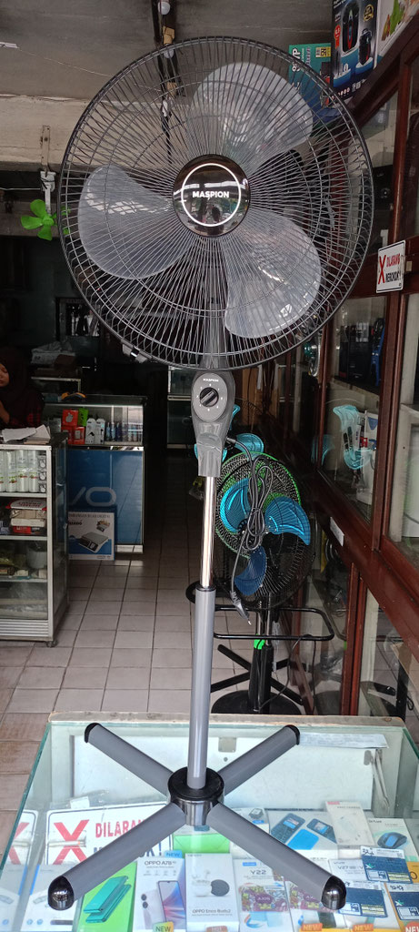 Kipas Maspion kaki silang