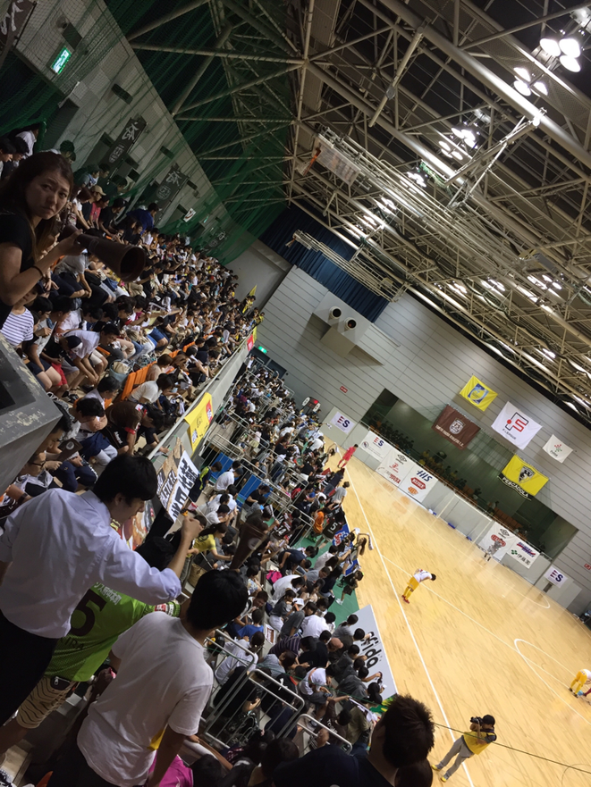 Supporters of Tokyo Fuchu Athletic F.C. Futsal F-League Fuchu municipal gymnasium Tokyo Fuchu city sports attraction entertainment tourist spot Visit Tama - Tama Tourism Promotion