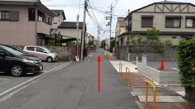 ５０メートルほどそのまま進みます。