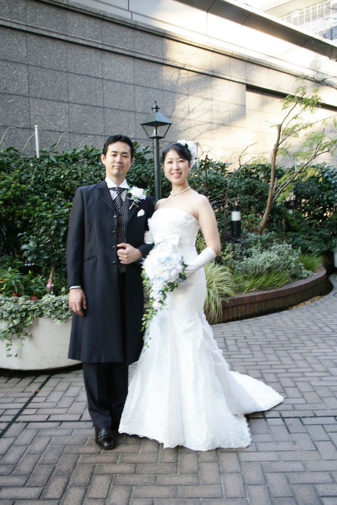 あじさい鍼灸マッサージ治療院　結婚式洋装