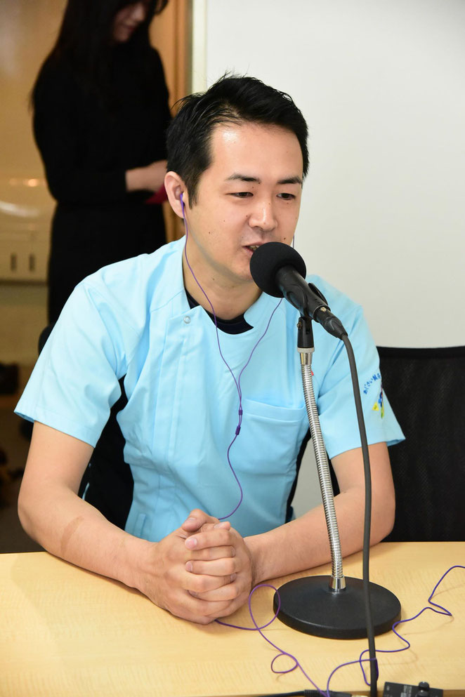 社交ダンス情報ラジオ番組ダンスウェーブ収録中の様子。