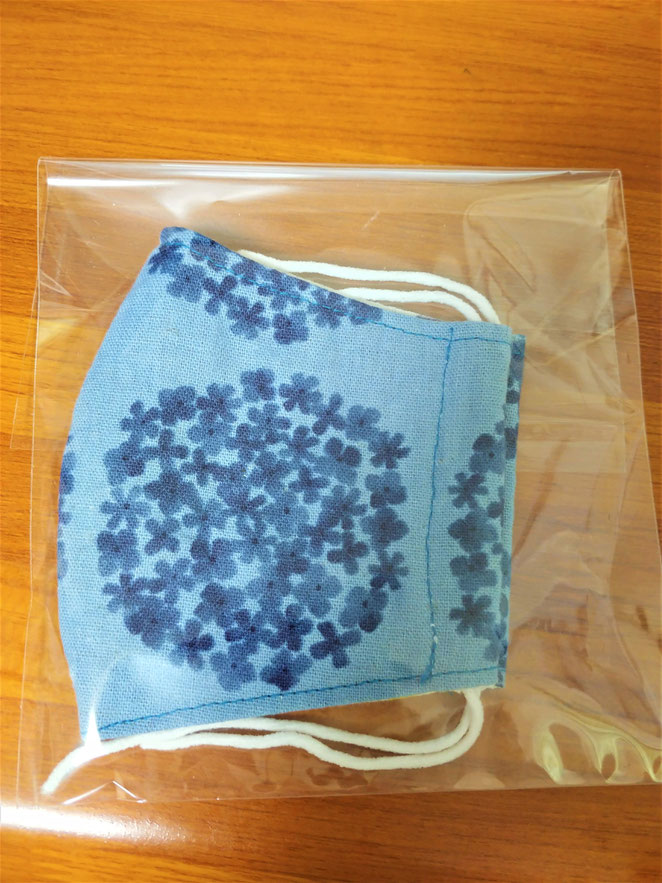 あじさい鍼灸マッサージ治療院　紫陽花柄の布マスク