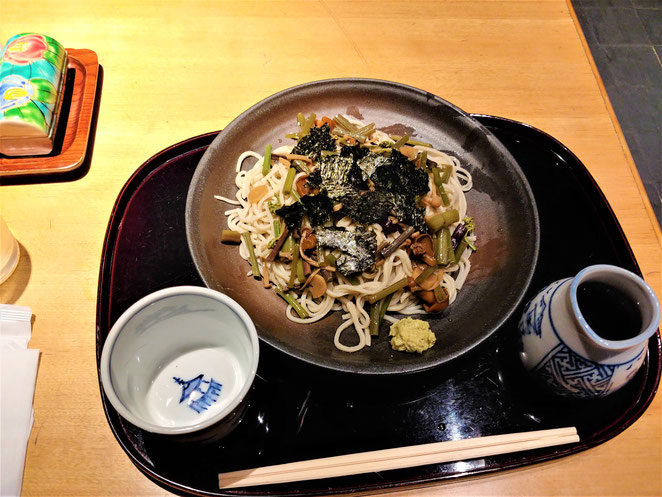 あじさい鍼灸マッサージ治療院　山菜そば