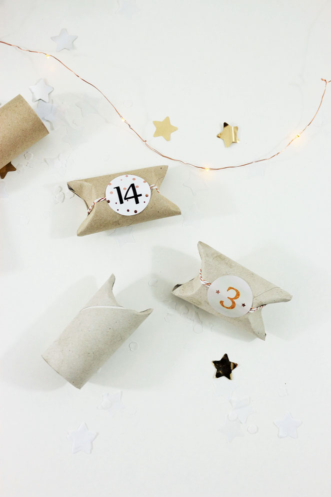 Bild: DIY Upcycling und zero waste Adventskalender gestalten – mit dieser Anleitung ganz einfach, günstig und schnell einen DIY Adventskalender aus Papierrollen selber machen // gefunden auf www.partystories.de // #diyadventskalender #upcycling #zerowaste