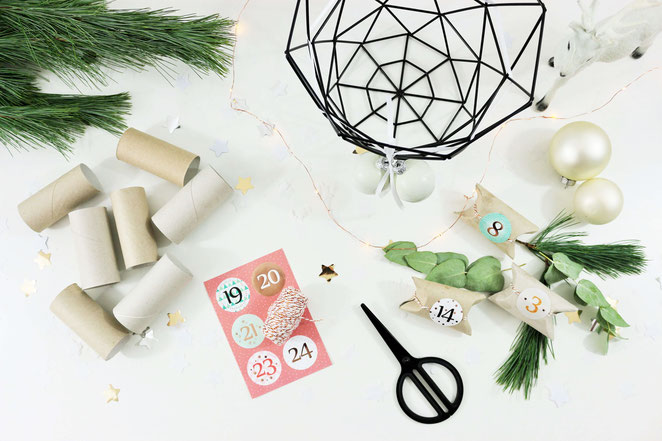 Bild: DIY Upcycling und zero waste Adventskalender gestalten – mit dieser Anleitung ganz einfach, günstig und schnell einen DIY Adventskalender aus Papierrollen selber machen // gefunden auf www.partystories.de // #diyadventskalender #upcycling #zerowaste