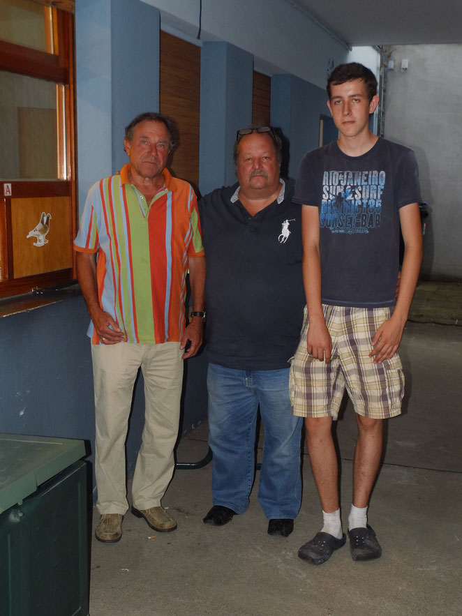 Jürgen Wettklo,re. mit R.Faust & A. Stahl freuen sich ,4erste!!