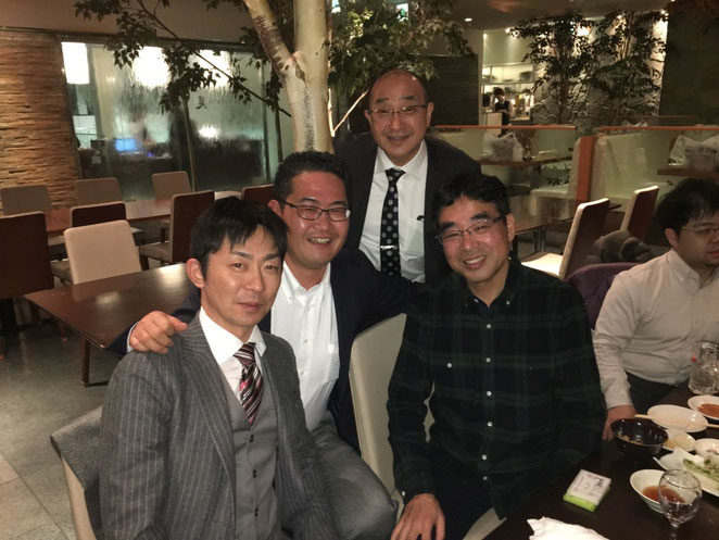 星島さん各テーブルを回りお話ありがとうございます!