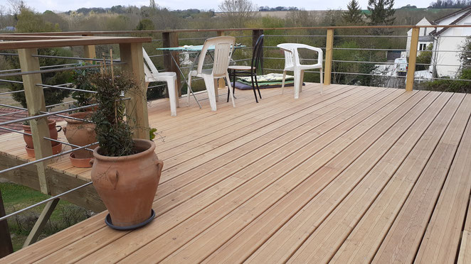 Création d'une terrasse sur pilotis 