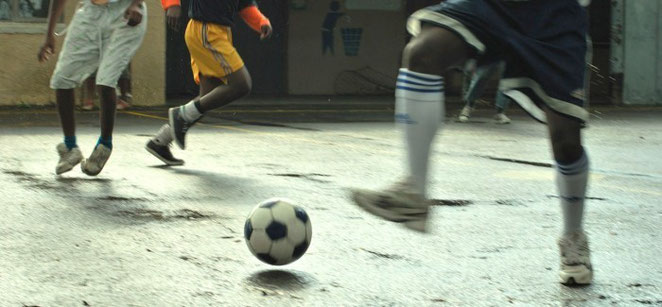 Le 10 regole del calcio di strada