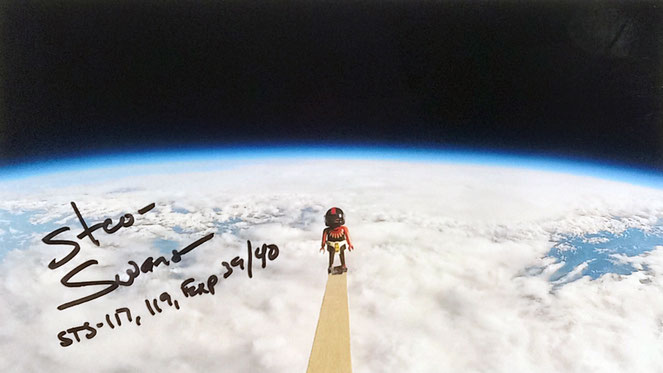 Steven Swanson, NASA Astronaut, Mission Specialist on STS-117 and STS-119, flew to IS with Soyuz TMA-12M and stayed more then 5 months, did 5 EVA's, Autograph by Mail