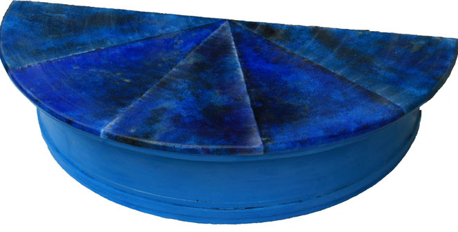 console restaurée en bleu, dessus peint imitation pierre lapiz azuli