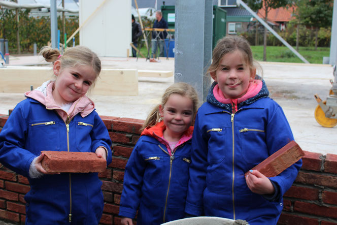 Op 29 oktober in 2017 hebben "de drie zusjes", de eerste steen gelegd