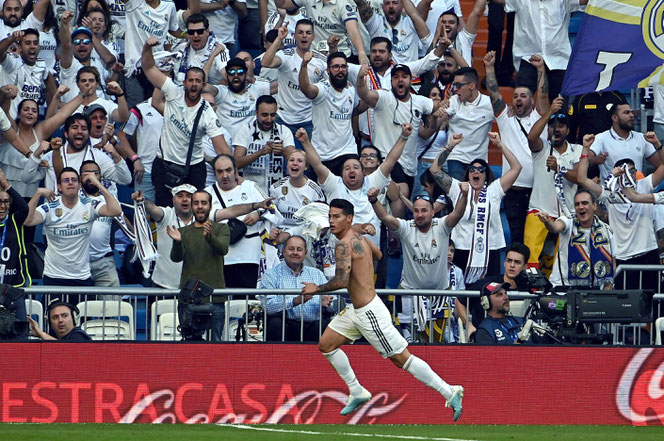 Comme image forte de son début de saison, il y avait aussi eu la sortie de James sous la standing ovation de Bernabeu contre Valladolid ; celle-ci, celle du premier but depuis son retour dans son club et dans son stade, l'est encore plus