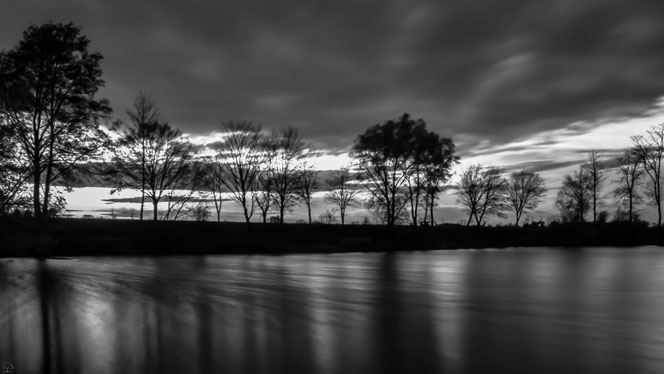 Eine monochrome Langzeitbelichtung