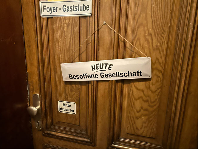 Besoffene Gesellschaft in Bacharach (Foto: Rüdiger Fröhlich)