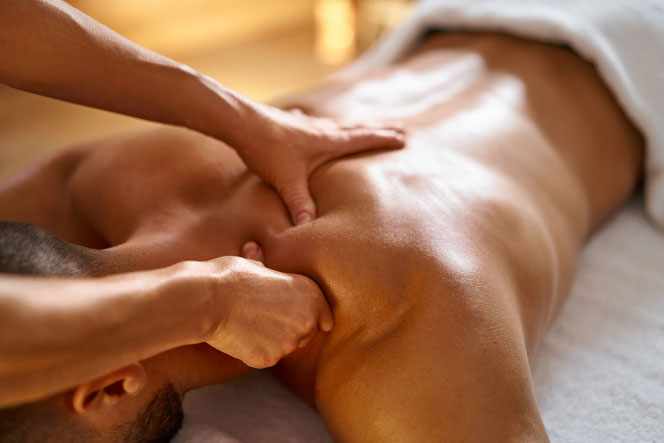 Nackenmassage St.Gallen – Klassische Massage in der Naturheilpraxis Hinterberg zur Entspannung und Verspannungslösung