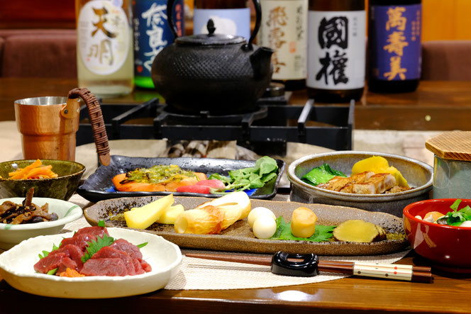 おやど風来坊の囲炉裏で頂くお食事です。