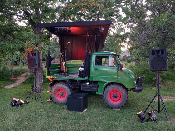 JO-SOLO Unimog Bühne 