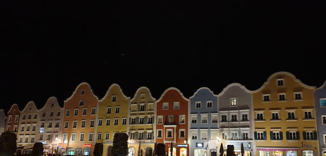 Schärding bei Nacht