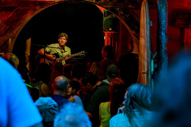 FALK beim Flüsterkonzert auf dem adriAkustik 2025