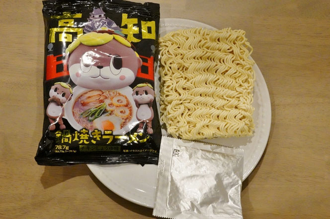 高知鍋焼きラーメン しんじょう君のラーメン 四國健商