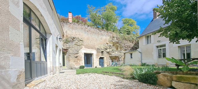 Walled gardens in the cosy gîtes ideal for your pets | children