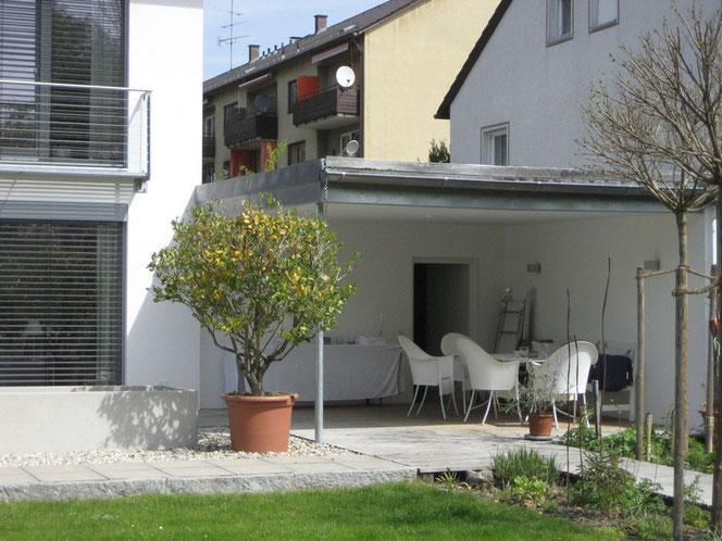 EFH in Burghausen, überdachter Freisitz