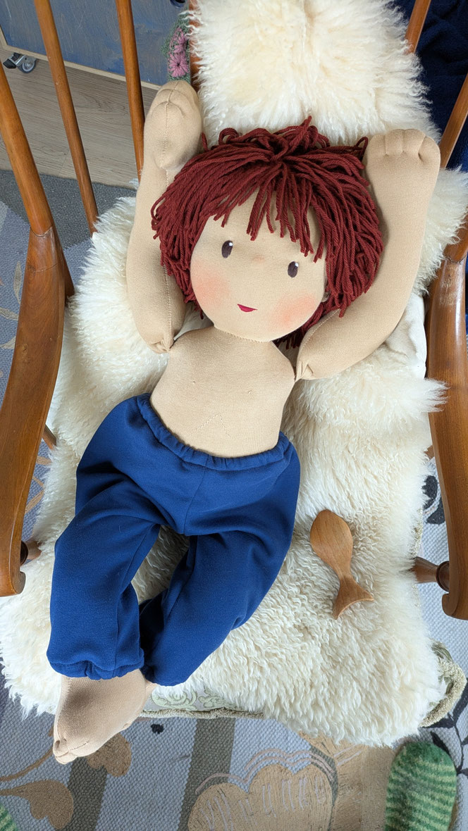 Therapiepuppe für die Kinderphysiotherapie nach z.B. Vojta oder Bobath, Demopuppe, Schulungspuppe, Übungspuppe, weiche bewegliche Therapiepuppe mit anbeugbaren Gliedern, handgemachte Stoffpuppe kaufen, Waldorfart, flexible lebensgroße Babypuppe
