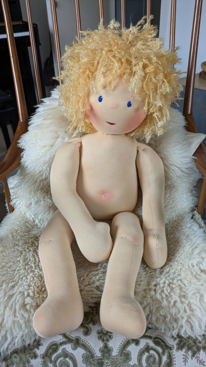 Therapiepuppe für die Kinderphysiotherapie nach z.B. Vojta oder Bobath, Demopuppe, Schulungspuppe, Übungspuppe, weiche bewegliche Therapiepuppe mit anbeugbaren Gliedern, handgemachte Stoffpuppe kaufen, Waldorfart, flexible lebensgroße Babypuppe