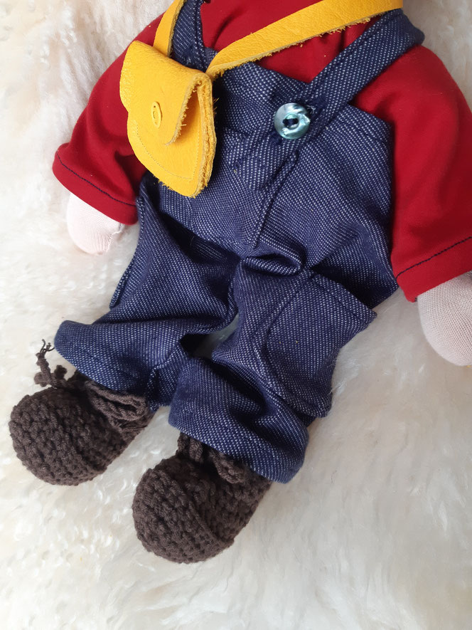 Inneres Kind Puppe, Heilungspuppe, Waldorfart, Wunschpuppe, eigene Puppe anfertigen lassen, handgemachte Stoffpuppe kaufen, individuelle Puppe, Puppe nach alten Kinderfotos machen lassen, Puppe die aussieht wie ich als Kind, Puppe mit Narben anfertigen