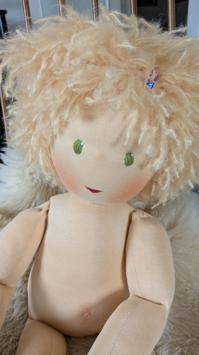 Therapiepuppe für die Kinderphysiotherapie nach z.B. Vojta oder Bobath, Demopuppe, Schulungspuppe, Übungspuppe, weiche bewegliche Therapiepuppe mit anbeugbaren Gliedern, handgemachte Stoffpuppe kaufen, Waldorfart, flexible lebensgroße Babypuppe