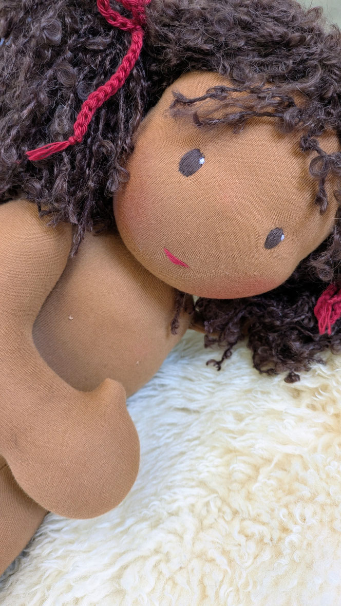 Therapiepuppe für die Kinderphysiotherapie nach z.B. Vojta oder Bobath, Demopuppe, Schulungspuppe, Übungspuppe, weiche bewegliche Therapiepuppe mit anbeugbaren Gliedern, handgemachte Stoffpuppe kaufen, Waldorfart, flexible lebensgroße Babypuppe