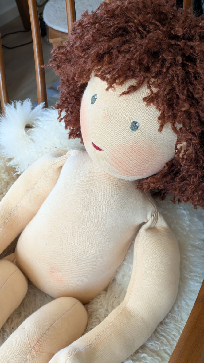 Therapiepuppe für die Kinderphysiotherapie nach z.B. Vojta oder Bobath, Demopuppe, Schulungspuppe, Übungspuppe, weiche bewegliche Therapiepuppe mit anbeugbaren Gliedern, handgemachte Stoffpuppe kaufen, Waldorfart, flexible lebensgroße Babypuppe