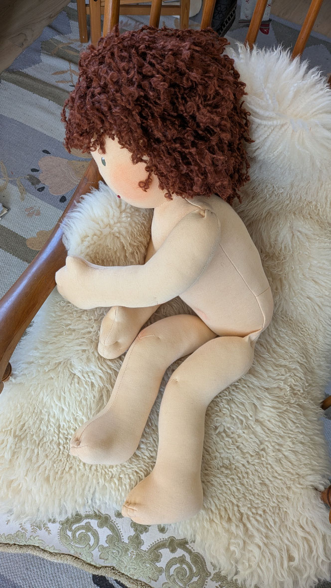 Therapiepuppe für die Kinderphysiotherapie nach z.B. Vojta oder Bobath, Demopuppe, Schulungspuppe, Übungspuppe, weiche bewegliche Therapiepuppe mit anbeugbaren Gliedern, handgemachte Stoffpuppe kaufen, Waldorfart, flexible lebensgroße Babypuppe