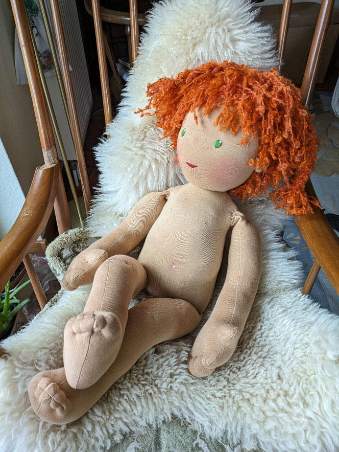 Therapiepuppe für die Kinderphysiotherapie nach z.B. Vojta oder Bobath, Demopuppe, Schulungspuppe, Übungspuppe, weiche bewegliche Therapiepuppe mit anbeugbaren Gliedern, handgemachte Stoffpuppe kaufen, Waldorfart, flexible lebensgroße Babypuppe