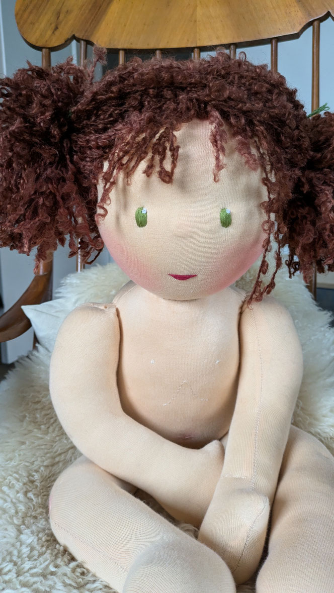 Therapiepuppe für die Kinderphysiotherapie nach z.B. Vojta oder Bobath, Demopuppe, Schulungspuppe, Übungspuppe, weiche bewegliche Therapiepuppe mit anbeugbaren Gliedern, handgemachte Stoffpuppe kaufen, Waldorfart, bewegliche Füße, lebensgroße Babypuppe