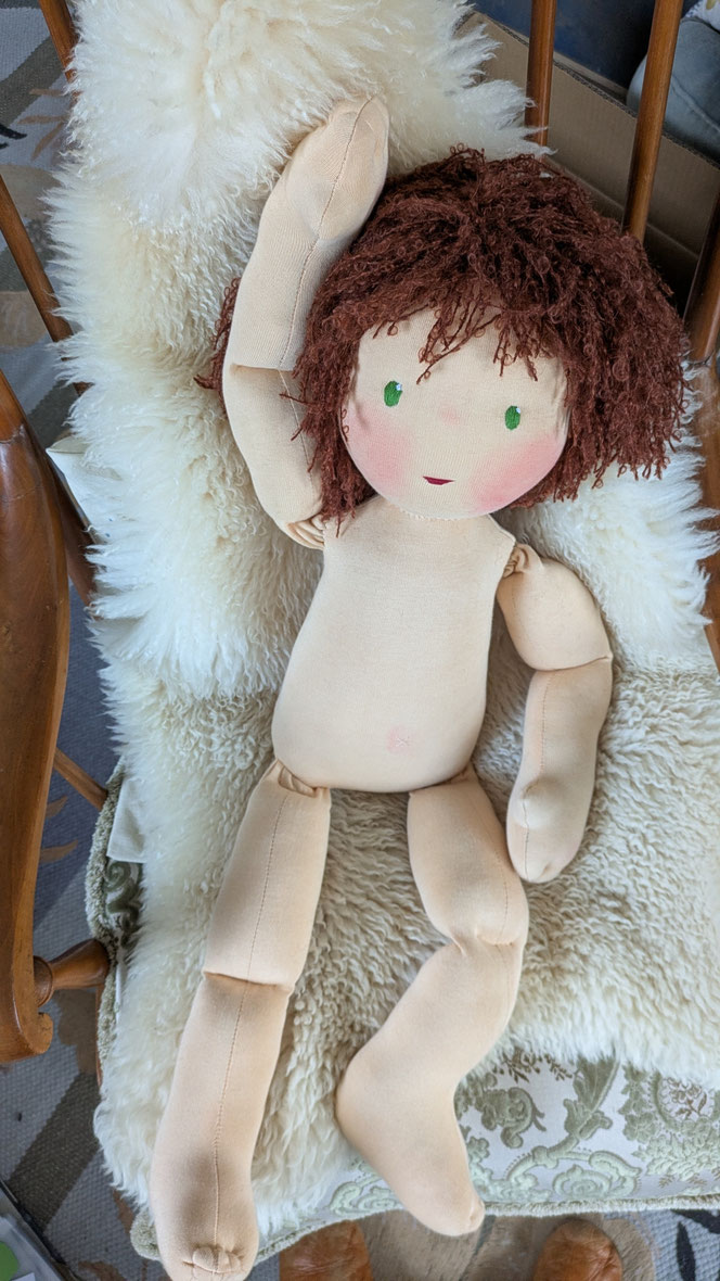 Therapiepuppe für die Kinderphysiotherapie nach z.B. Vojta oder Bobath, Demopuppe, Schulungspuppe, Übungspuppe, weiche bewegliche Therapiepuppe mit anbeugbaren Gliedern, handgemachte Stoffpuppe kaufen, Waldorfart, flexible lebensgroße Babypuppe