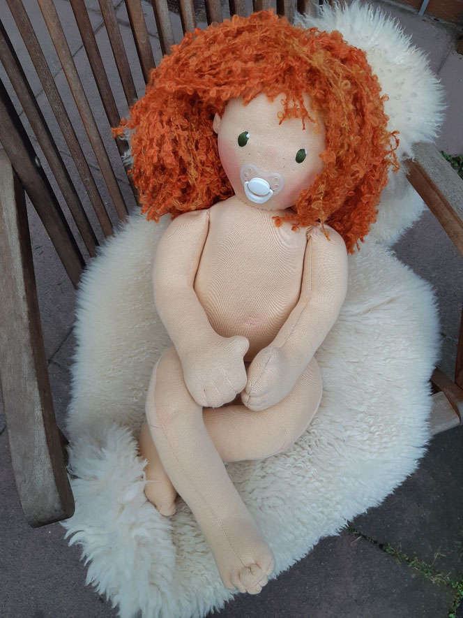 Therapiepuppe für die Kinderphysiotherapie nach z.B. Vojta oder Bobath, Demopuppe, Schulungspuppe, Übungspuppe, weiche bewegliche Therapiepuppe mit anbeugbaren Gliedern, handgemachte Stoffpuppe kaufen, Waldorfart, flexible lebensgroße Babypuppe