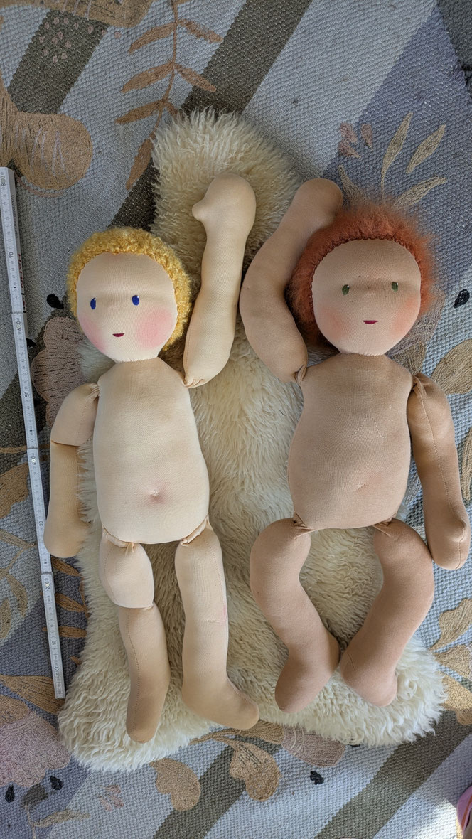 Therapiepuppe für die Kinderphysiotherapie nach z.B. Vojta oder Bobath, Demopuppe, Schulungspuppe, Übungspuppe, weiche bewegliche Therapiepuppe mit anbeugbaren Gliedern, handgemachte Stoffpuppe kaufen, Waldorfart, flexible lebensgroße Babypuppe