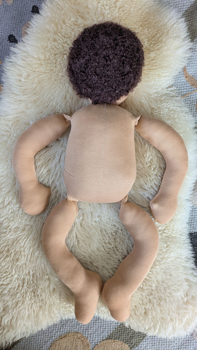Zukunft-Huber-Puppe, Zukunft-Huber, dreidimensionale manuelle Fußtherapie, Therapiepuppe, Demopuppe, Kinderphysiotherapie, Stoffpuppe mit anbeugbaren Gliedern, eigene Wunschpuppe herstellen lassen, Puppenhandwerk, handgemachte Stoffpuppe kaufen, divers