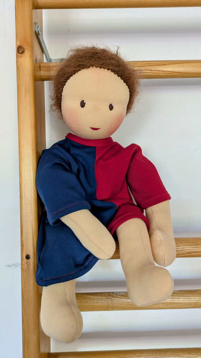 Therapiepuppe für die Kinderphysiotherapie nach z.B. Vojta oder Bobath, Demopuppe, Schulungspuppe, Übungspuppe, weiche bewegliche Therapiepuppe mit anbeugbaren Gliedern, handgemachte Stoffpuppe kaufen, Waldorfart, flexible lebensgroße Babypuppe